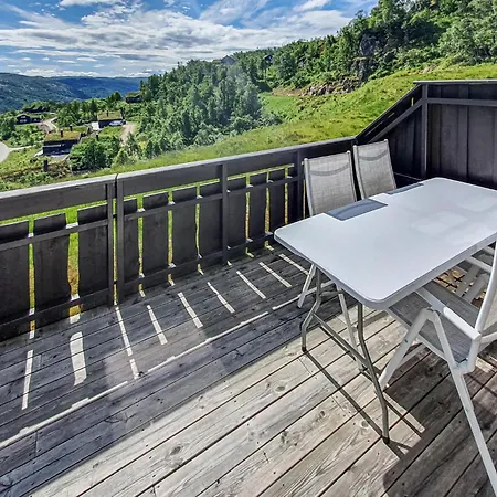 3 Bedroom Awesome In Hébergement de vacances Aseral